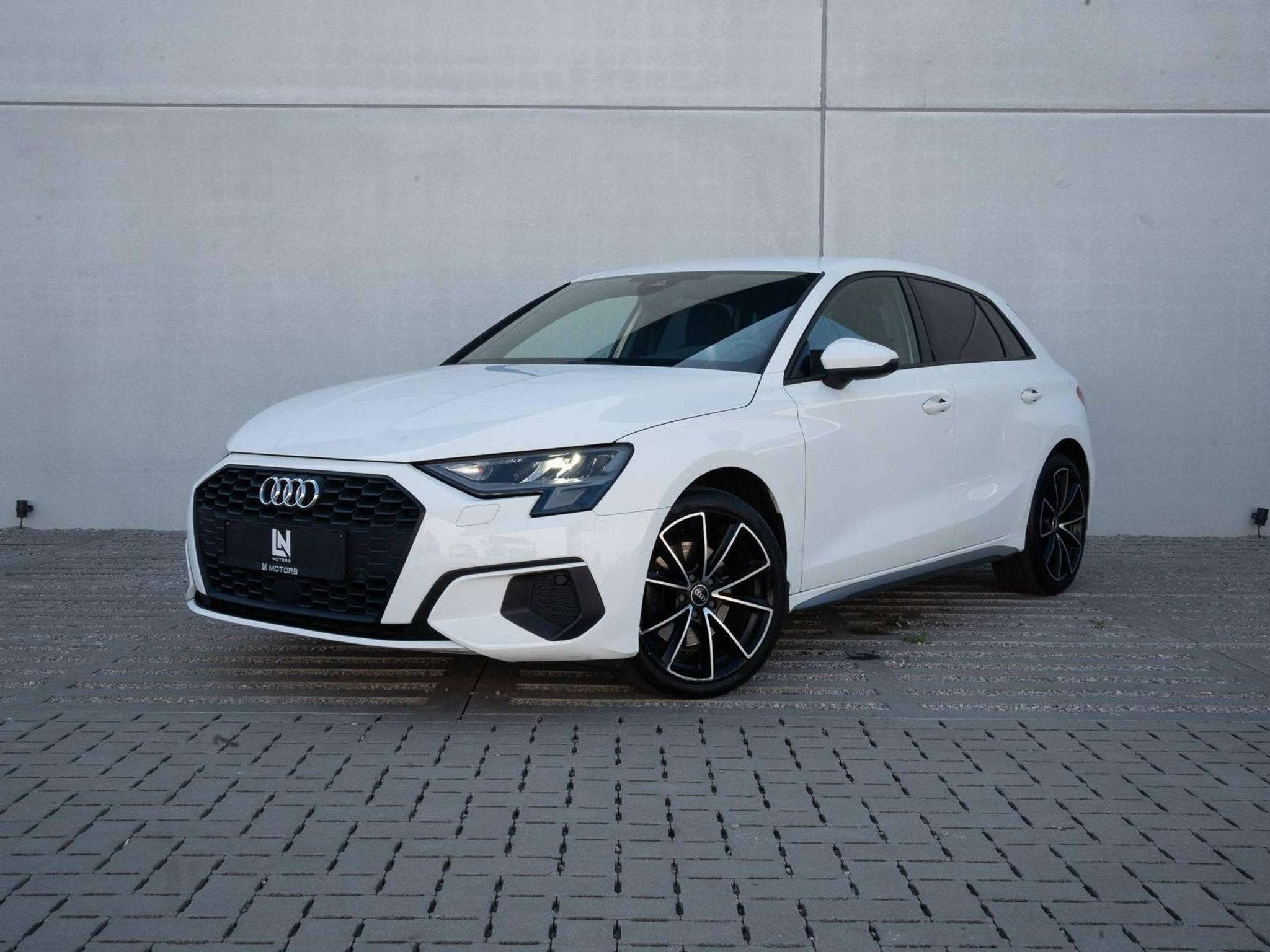 Audi A3 Sportback 35 TFSI S tronic (automatique), Autos, Phares entièrement LED, Achat, Entreprise, 109 g/km