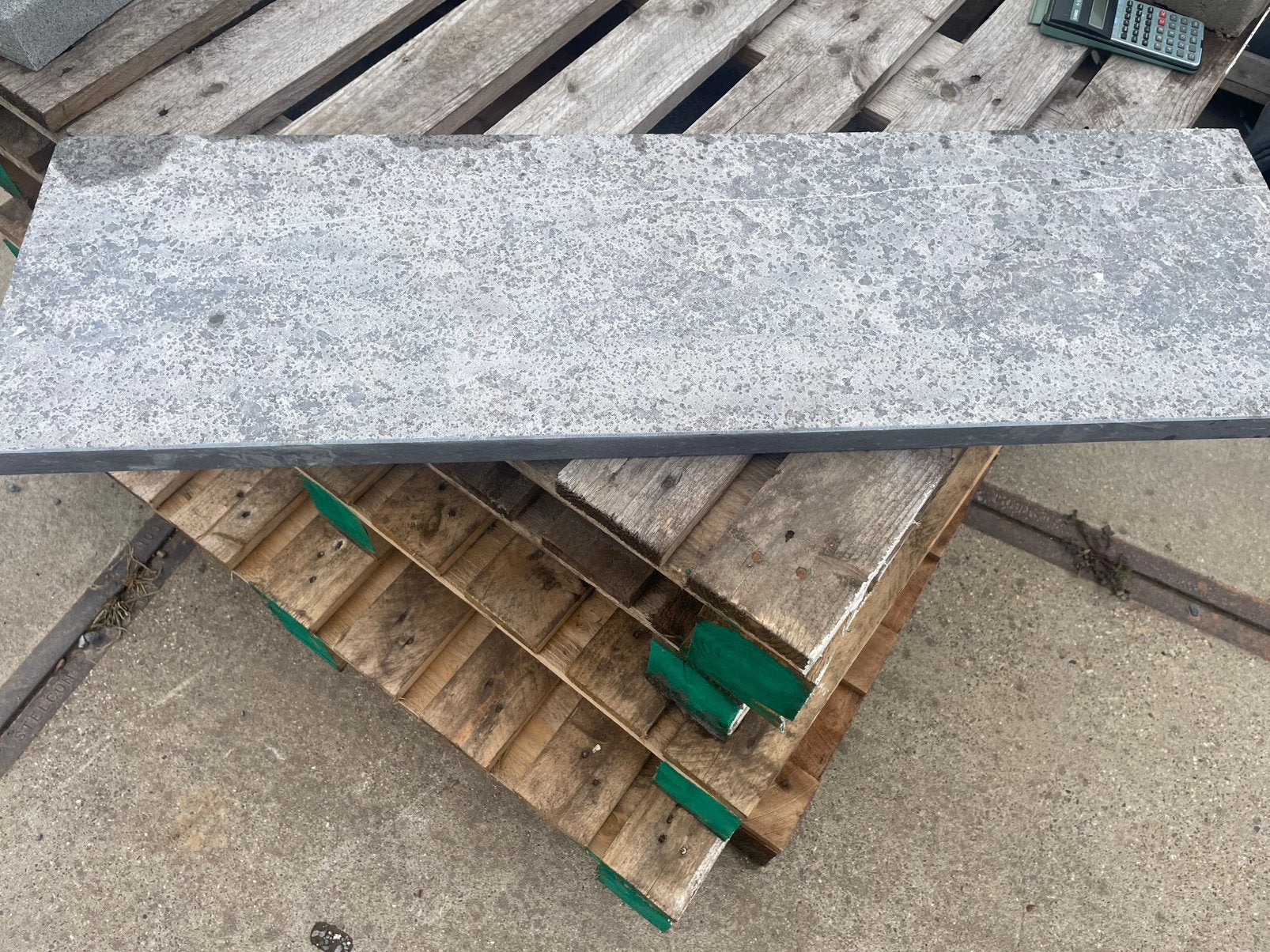 Blauwe steen 100x30x3 einde reeks, Ophalen, Nieuw, Natuurstenen
