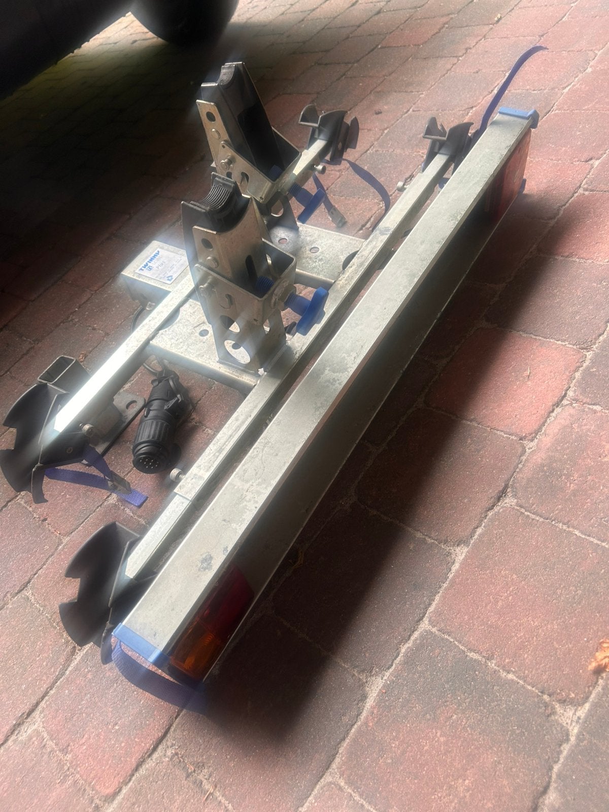 Twinnp-Load Plus fietsdrager Trekhaakdrager voor 2 fietsen, Ophalen, Zo goed als nieuw, Trekhaakdrager