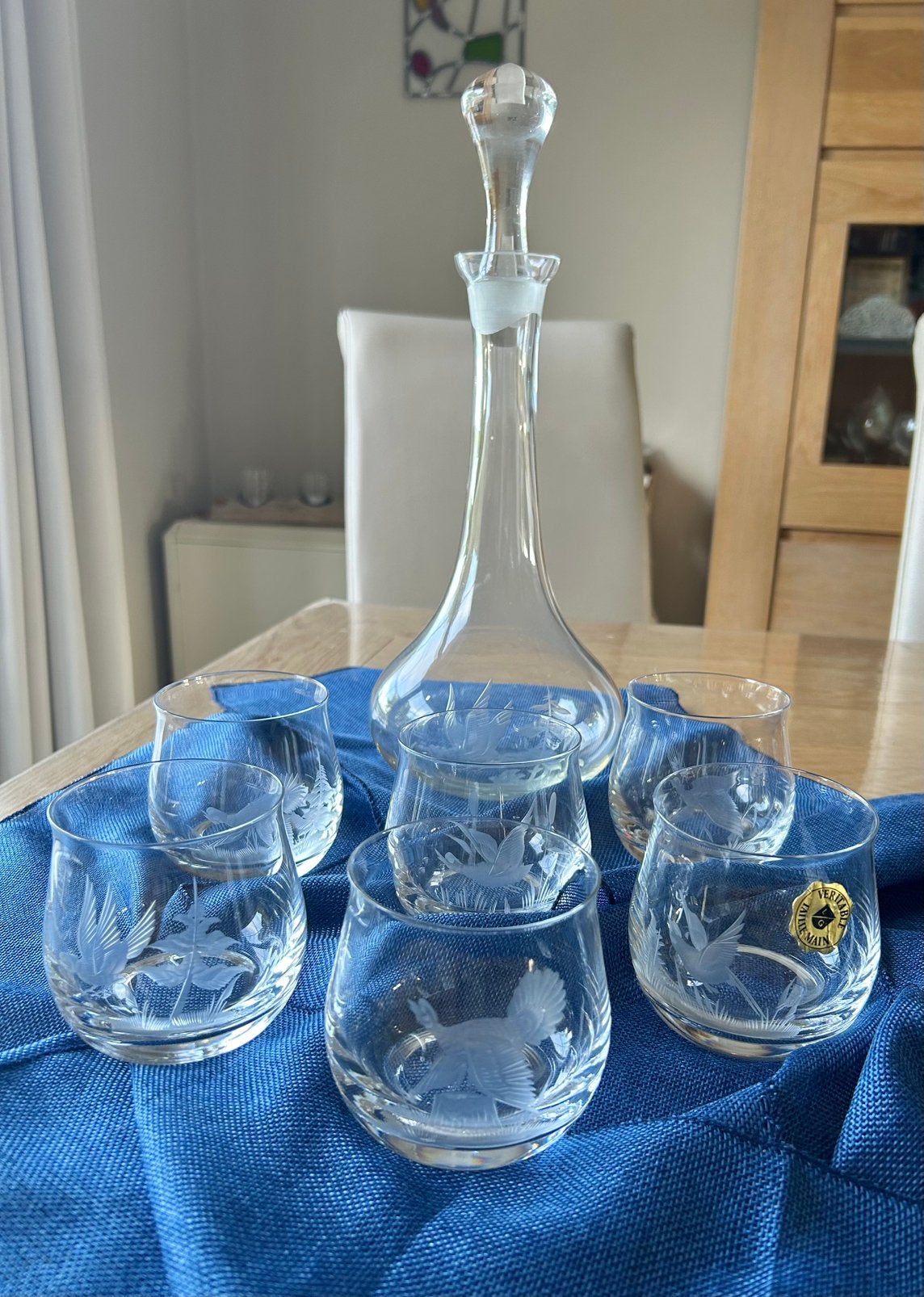 Ensemble carafe et 6 verres gravés main. Cristal Bohème. ., Ophalen, Zo goed als nieuw