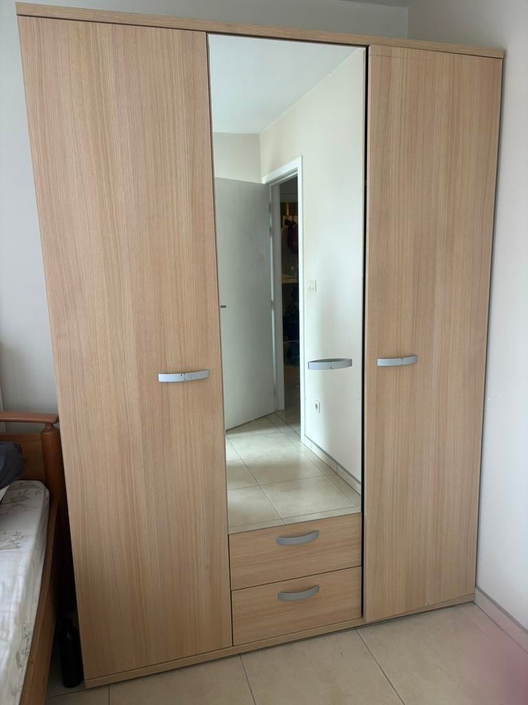 Kast, Ophalen, Met plank(en), Gebruikt, 150 tot 200 cm