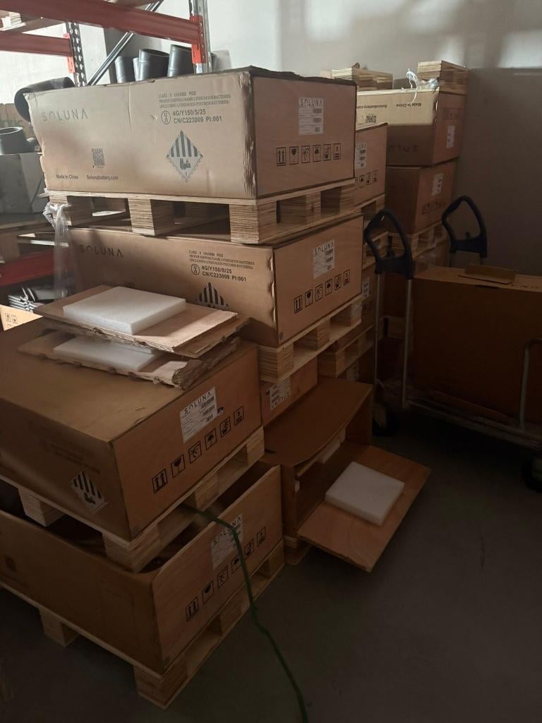 A DONNER palettes Box, Enlèvement, Utilisé
