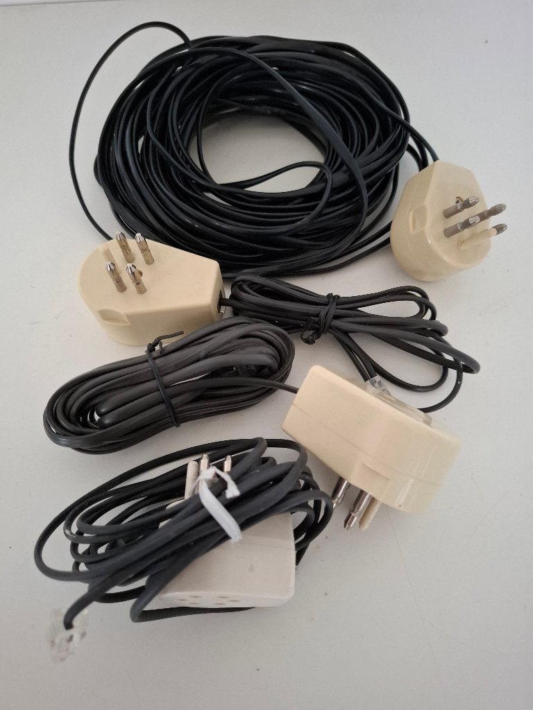 TELEFOON PLUGS + KABELS, Telecommunicatie, Ophalen, Gebruikt