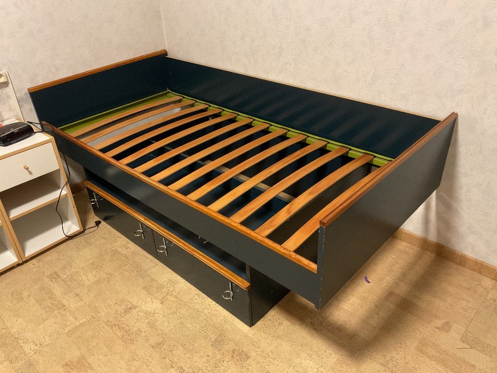 Bed met lattenbodem, Ophalen
