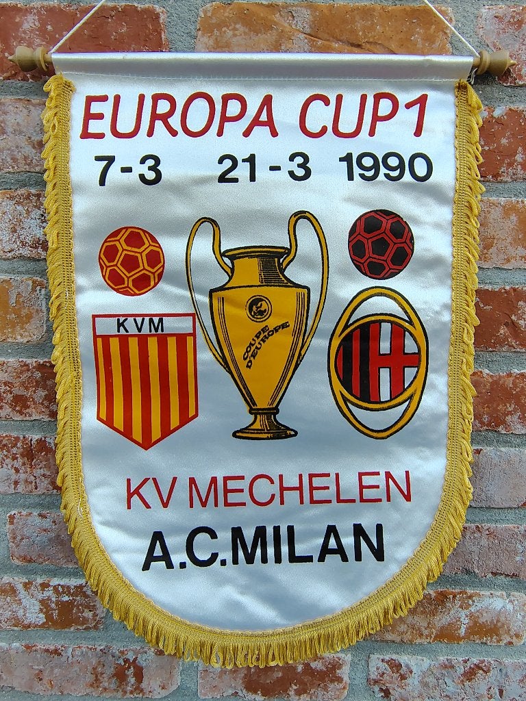 1990 KV Mechelen AC Milan prachtige vintage vaandel vaantje, Verzamelen, Ophalen of Verzenden
