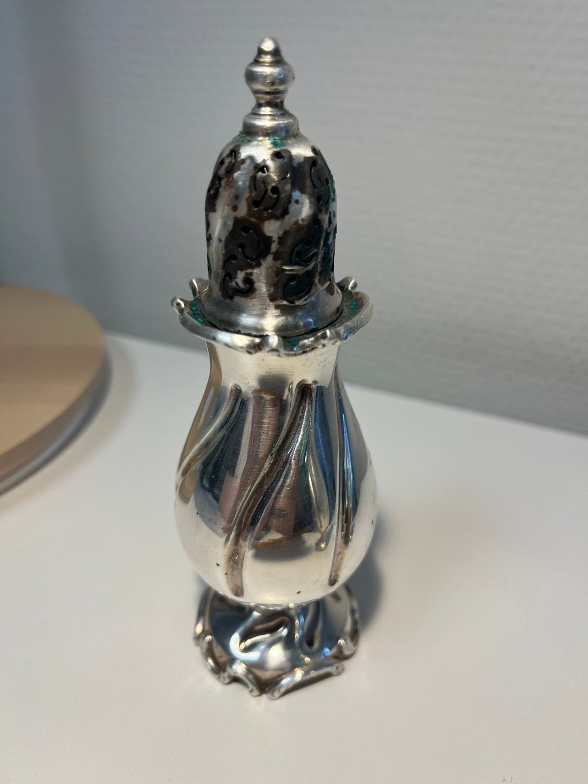 Saupoudreuse sel poivre en métal argenté, Antiquités & Art, Antiquités | Argent & Or, Enlèvement ou Envoi, Argent