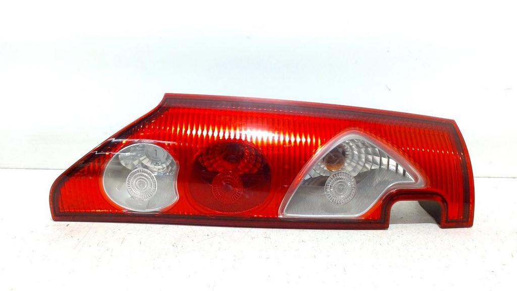 Achterlicht links buiten Renault Kangoo, Onderdelen@venauto.nl, Van der Ven Autorecycling B.V., Gebruikt, Ettenseweg 76, 4706 PB Roosendaal, The Netherlands