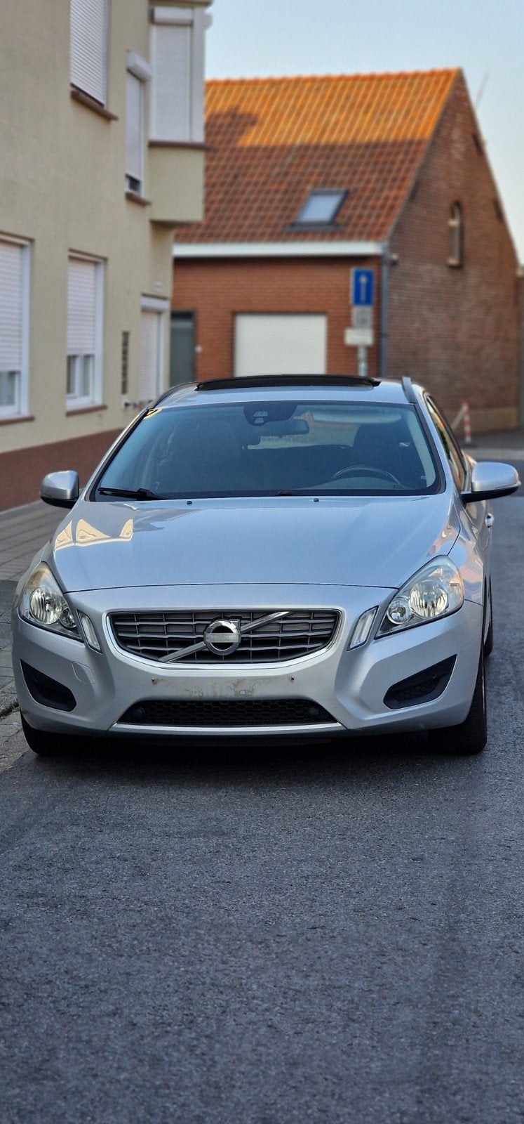 volvo V60 D2 1.6 diesel 2013 eu5b., Autos, Volvo, Noir, 5 portes, V60, Particulier