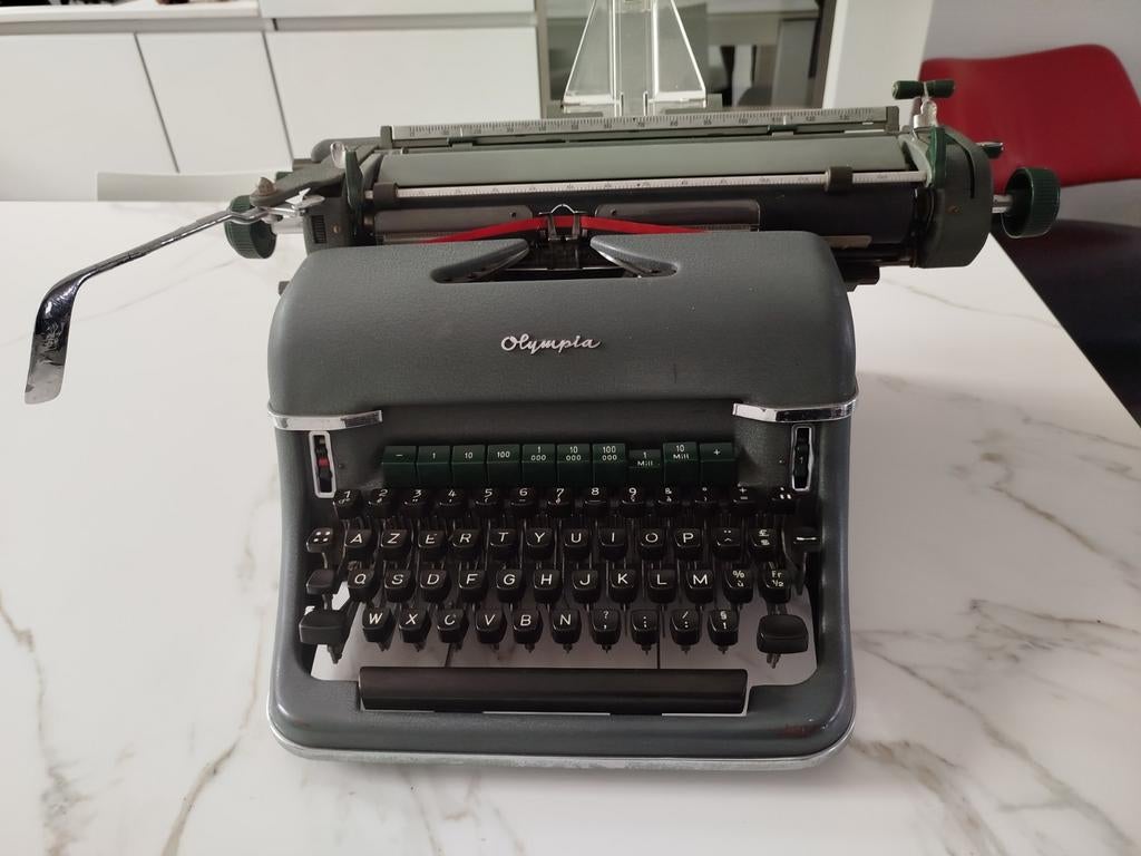 Vintage typmachine Olympia, Diversen, Typemachines, Ophalen