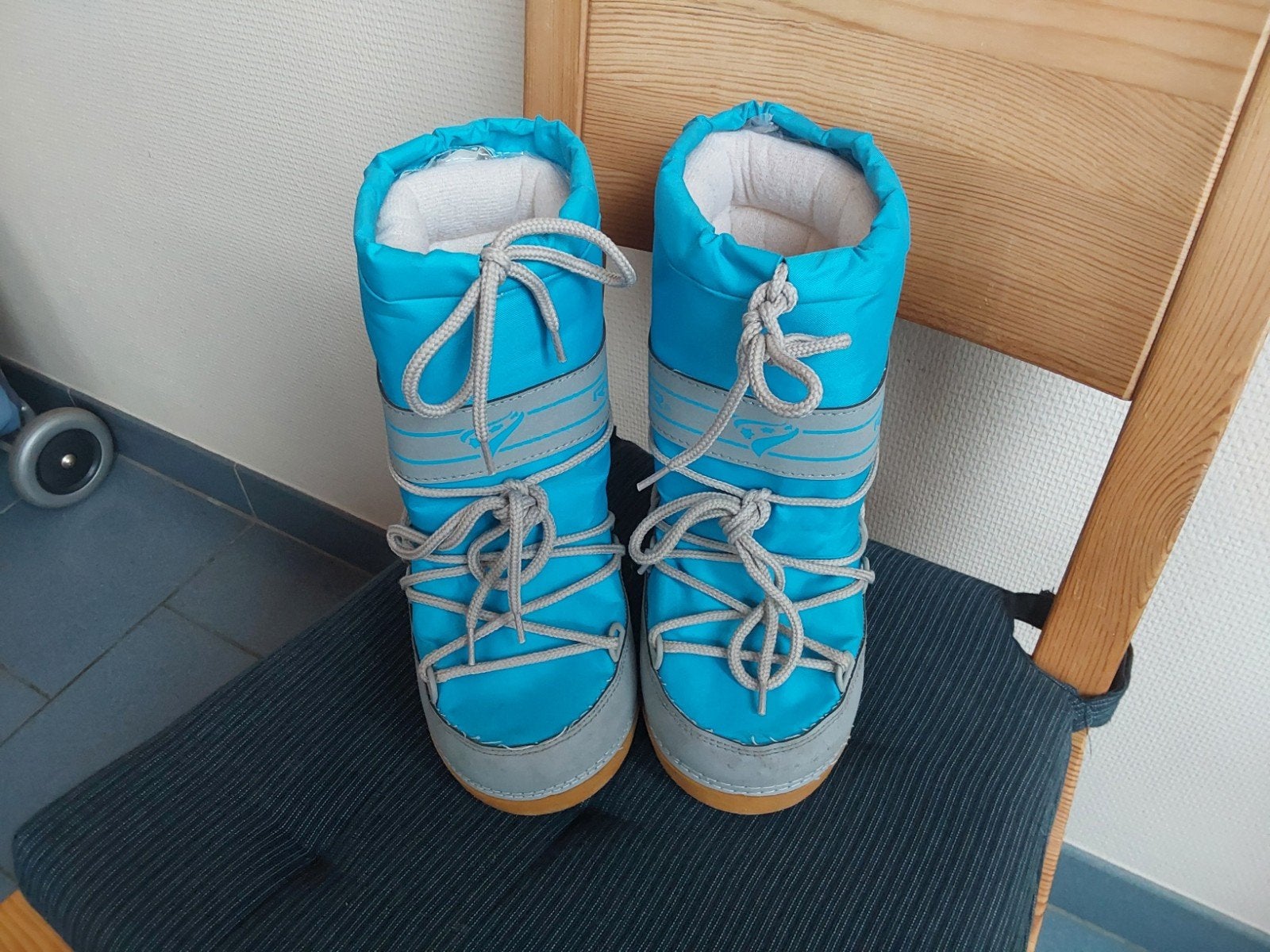 Sneeuwlaarzen Rucanor maat 29/31 €2 netjes!, Enfants & Bébés, Vêtements enfant | Chaussures & Chaussettes, Garçon ou Fille, Rucanor