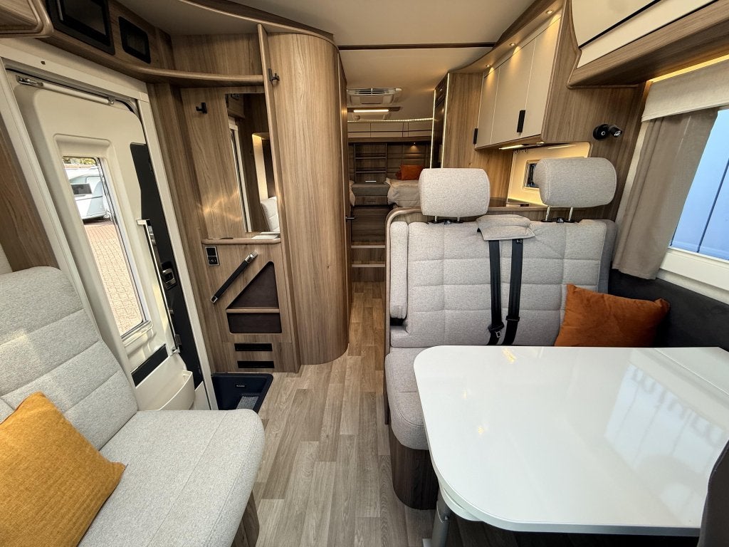 Kabe Travel Master Novum 750 LGB, Automaat, Afzuigkap, Bedrijf, Diesel
