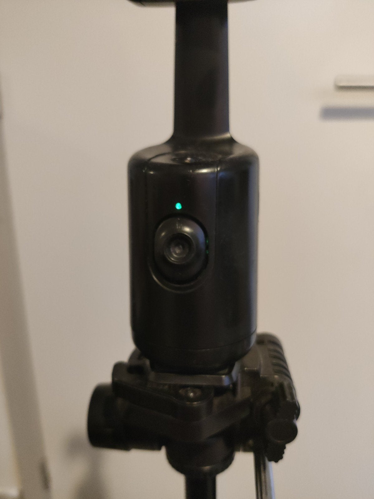 360 Auto face tracking phone holder, Télécoms, Enlèvement, Comme neuf