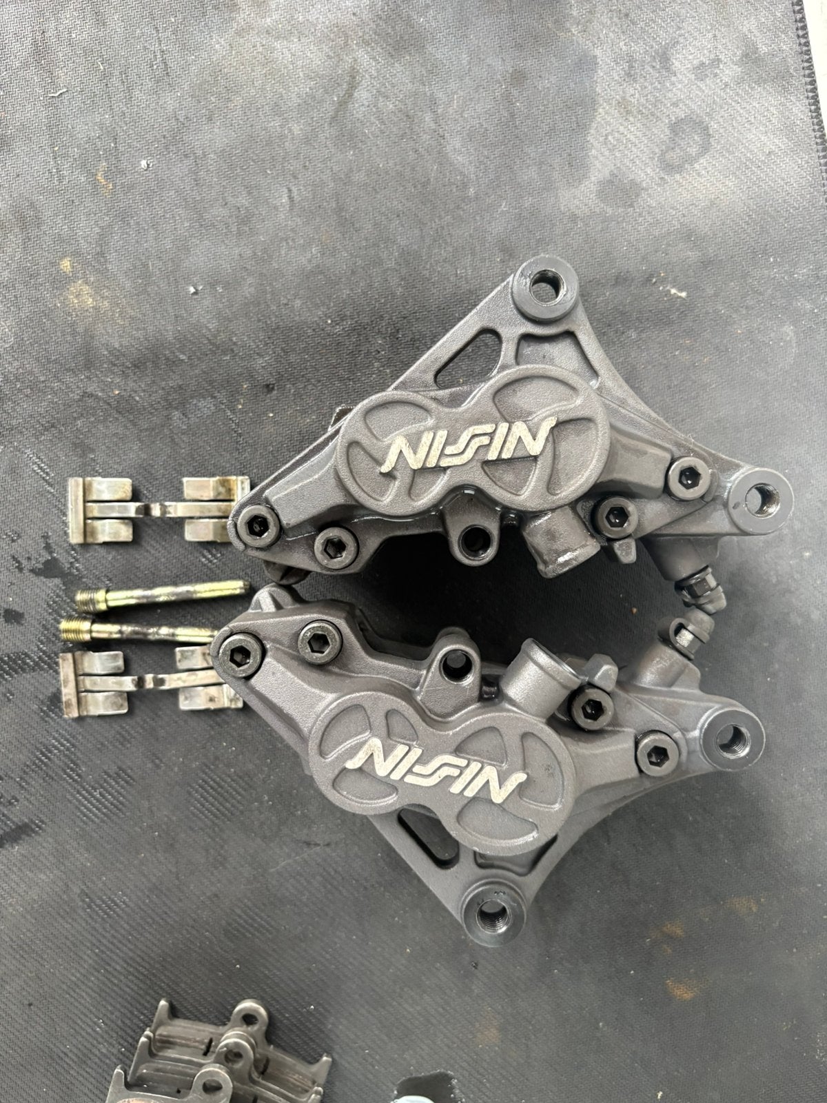 Etriers nissin 4 pistons Bandit Gsxr Hayabusa, Ophalen of Verzenden