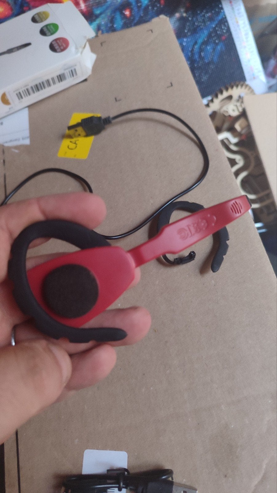 lot de 2 oreillettes bluetooth, Télécoms, Envoi, Comme neuf, Rouge, Bluetooth