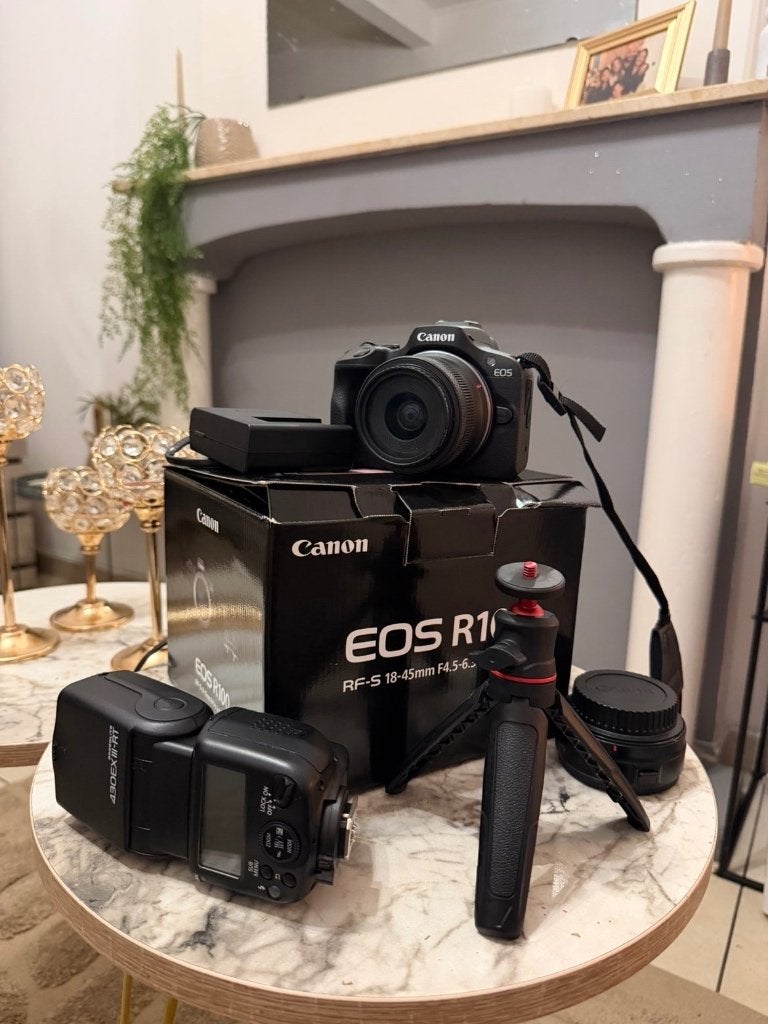 Canon EOS R100 + accessoires, Enlèvement, Comme neuf, Canon