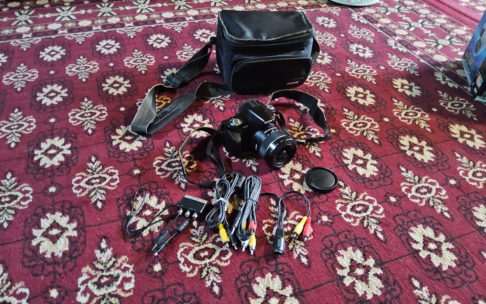 Sony DSLR A230 presque neuf avec carte mémoire et accessoire, Enlèvement ou Envoi