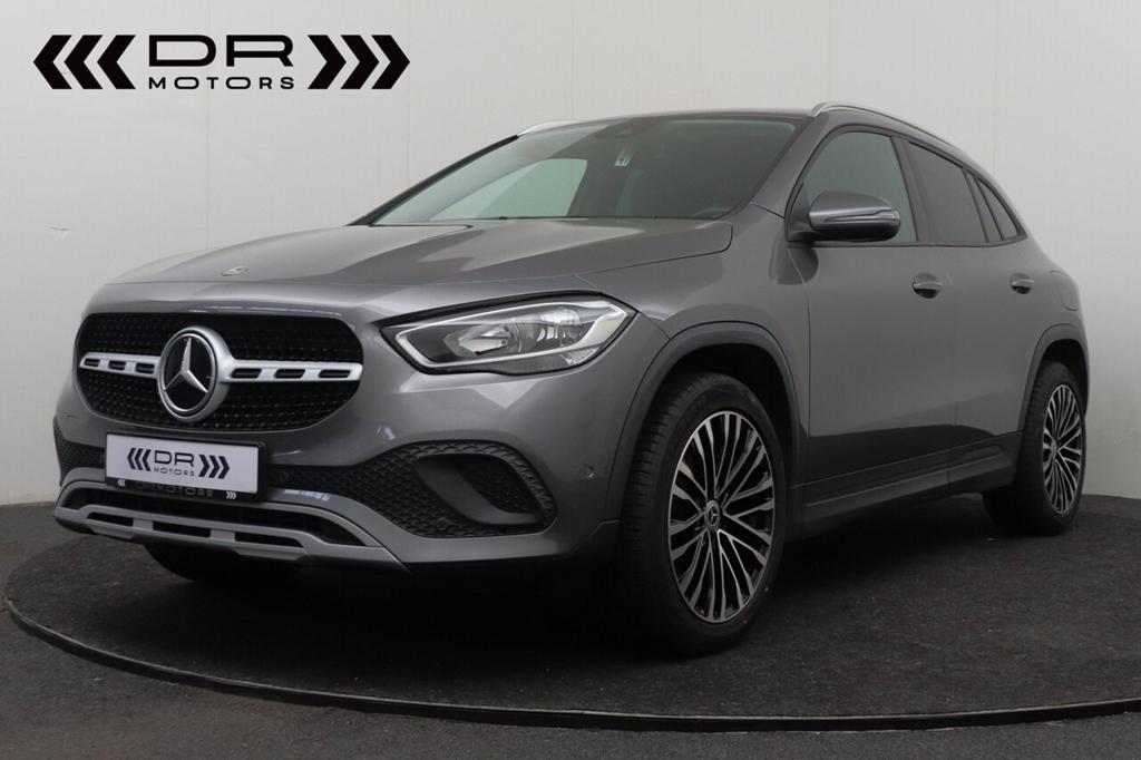 Mercedes-Benz GLA 180 DCT 7-GTRONIC - NAVI - CAMERA - DAB, 4 deurs, 4 cilinders, Bedrijf, USB