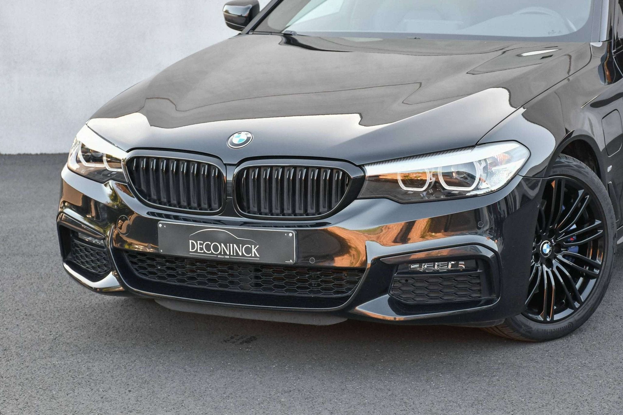 BMW 5 Serie 530 e *M-PACK*CAMERA*AMBIENT LIGHT*LEDER*LED*ELE, Achterwielaandrijving, Gebruikt, 4 cilinders, Zwart