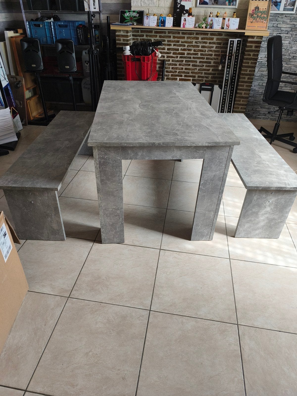 Table de salle à manger+ bancs, Enlèvement