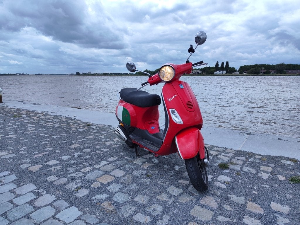 Te koop: Vespa LX50 – 2010 – Slechts  7.000 km, Fietsen en Brommers, Ophalen, Gebruikt, Klasse B (45 km/u), Benzine