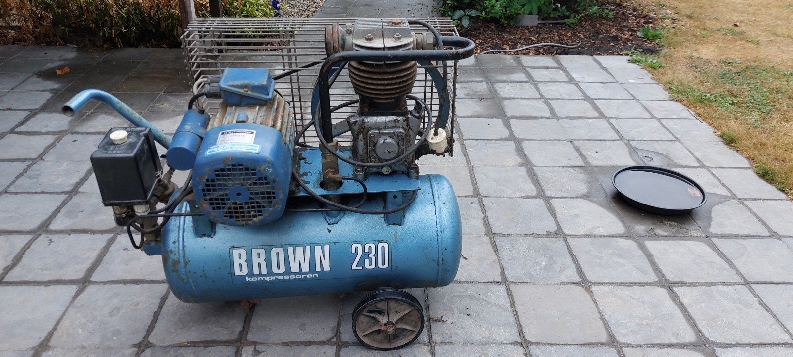 Compressor Brown 230, Doe-het-zelf en Bouw, Compressors, Ophalen, Gebruikt
