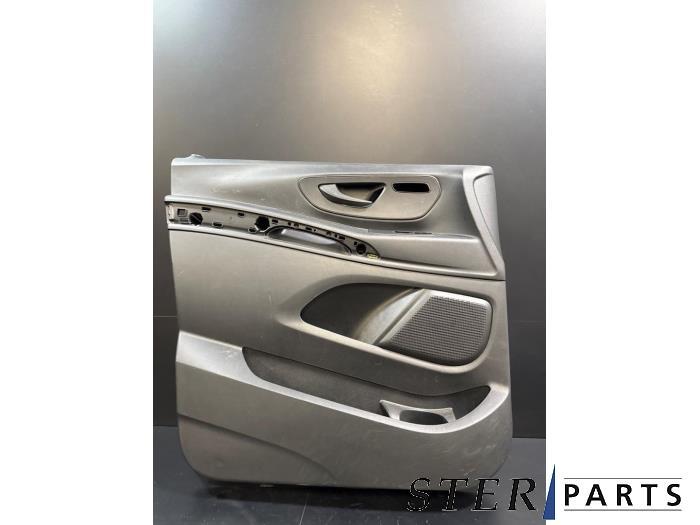 Revêtement portière 2portes gauche d'un Mercedes Vito, 3 mois de garantie, Utilisé, -, -