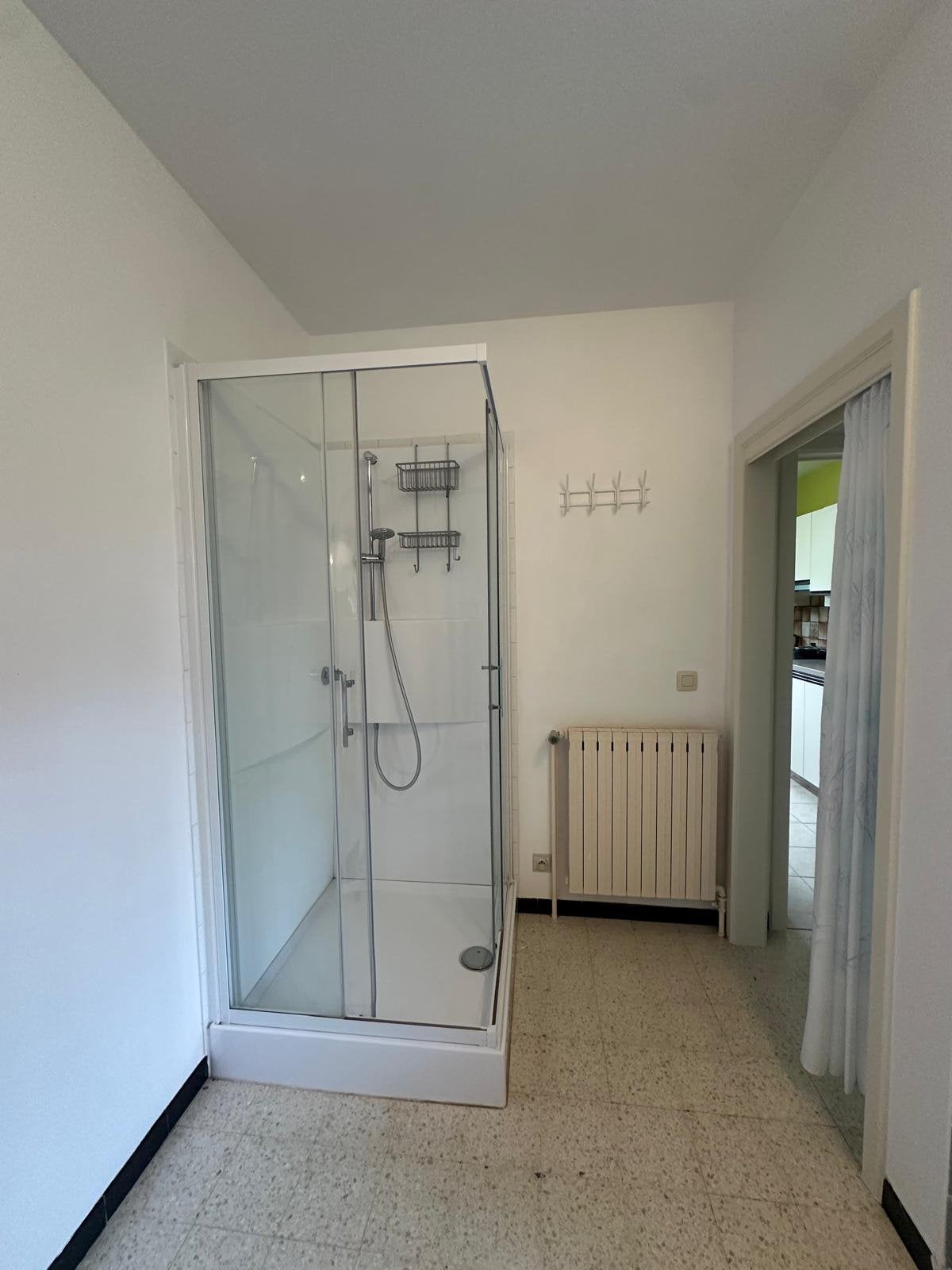 Gratis- Shower cabin- including tap, Ophalen, Zo goed als nieuw