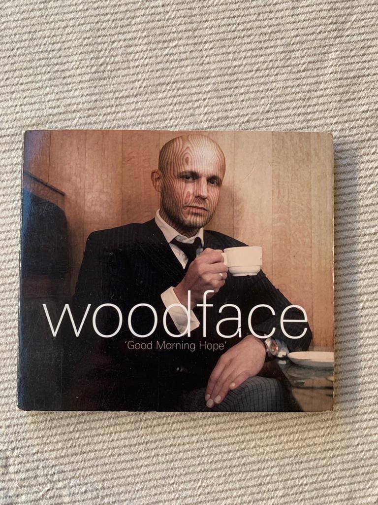Woodface - Bonjour Hope, Enlèvement