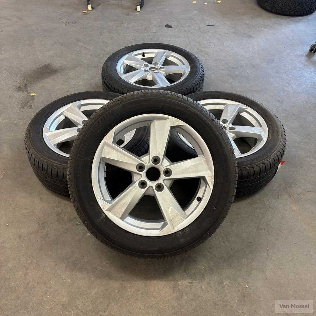 Audi Q2 Bridgestone Turanza T001 215/55/R17 94V, -, -, Banden en Velgen, 17 inch