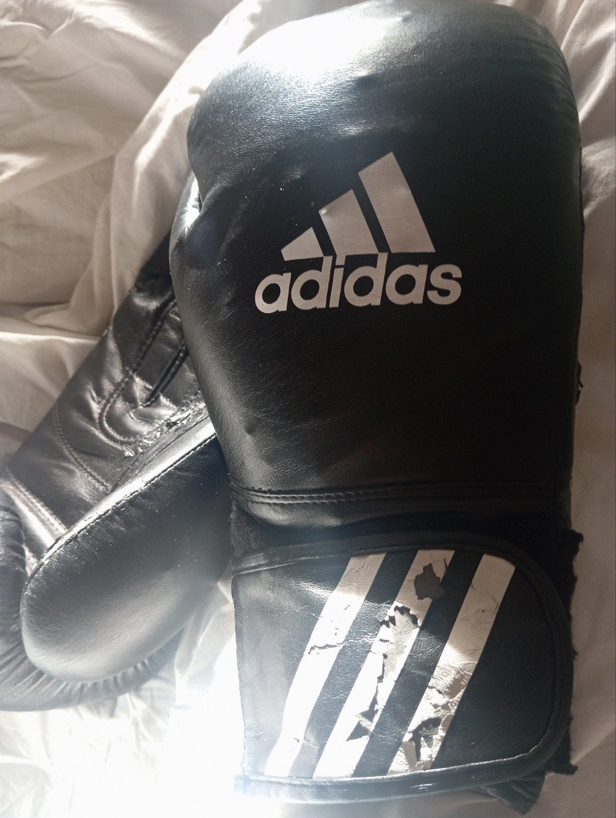adidas bokshandschoenen : zwart/wit, Ophalen of Verzenden, Gebruikt, Bokshandschoenen