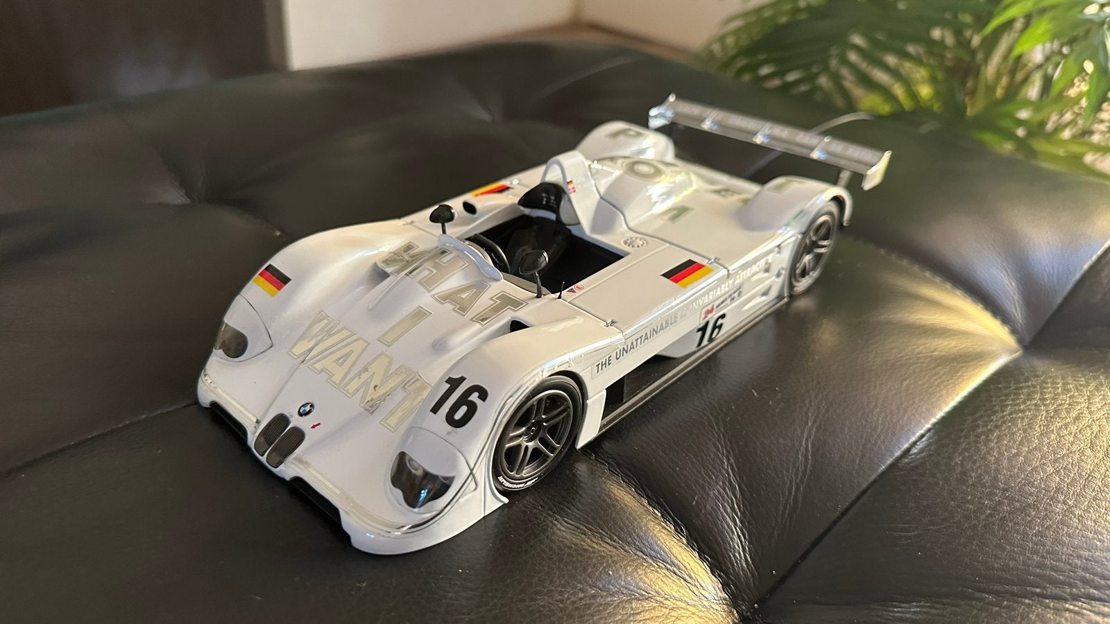 1:18 Art Car 1999 BMW V12 LMR Jenny Holzer, Ophalen of Verzenden, Gebruikt, Auto, Kyosho