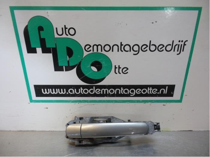 Poignée portière 4portes arrière gauche d'un Volkswagen P, Autos : Pièces & Accessoires, Volkswagen, -, Utilisé, -