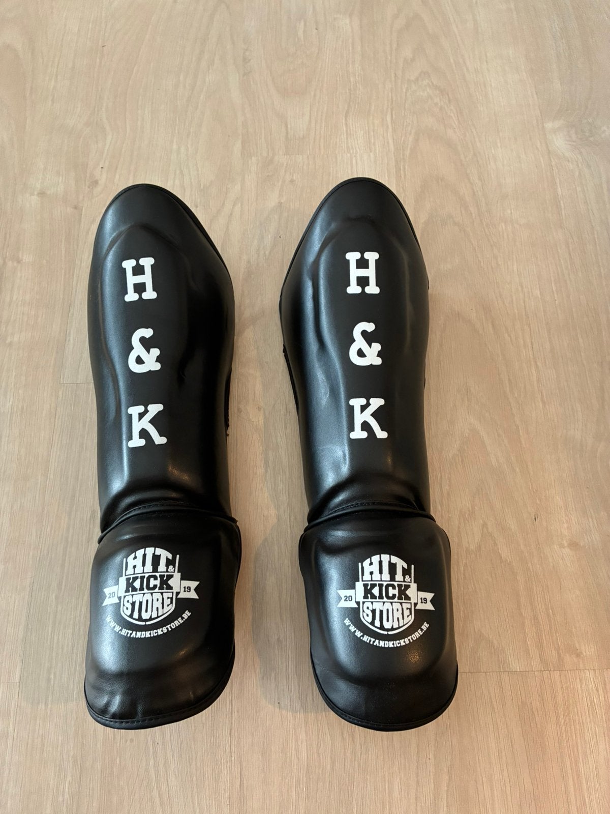 Hit&Kickstore beenbeschermers, Sport en Fitness, Ophalen, Overige, Vechtsportbescherming, Zo goed als nieuw