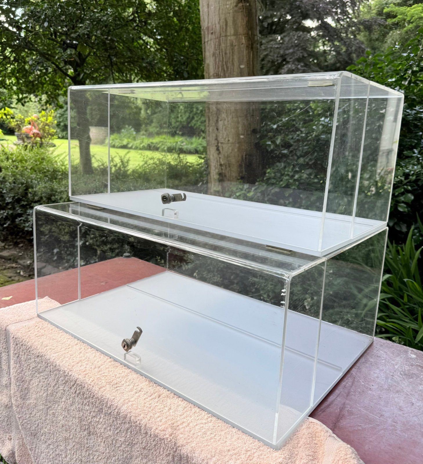 Vitrines de table en plexiglas, Maison & Meubles, Armoires | Vitrines, Enlèvement, Comme neuf