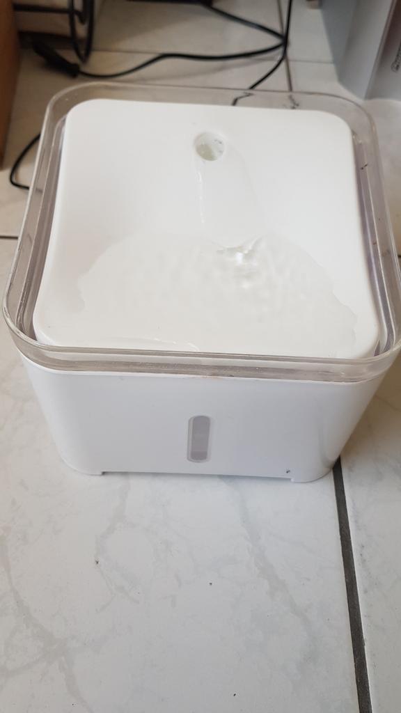 Elektrische waterfontein voor katten, USB powered, Ophalen of Verzenden, Automatisch, Zo goed als nieuw