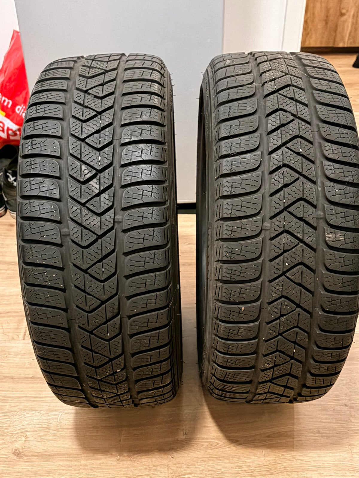 205/40r18 86v Pirelli Winterbanden x2 Nieuwstaat, Autos : Pièces & Accessoires, Pneus & Jantes, Enlèvement, Pneus hiver, Pneu(s)