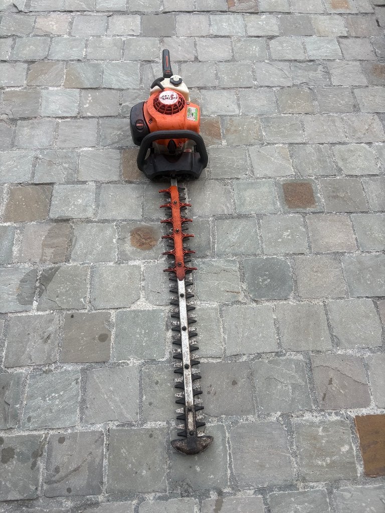 Taille haie Stihl HS82R, Jardin & Terrasse, Taille-haies, Utilisé, Essence, Enlèvement