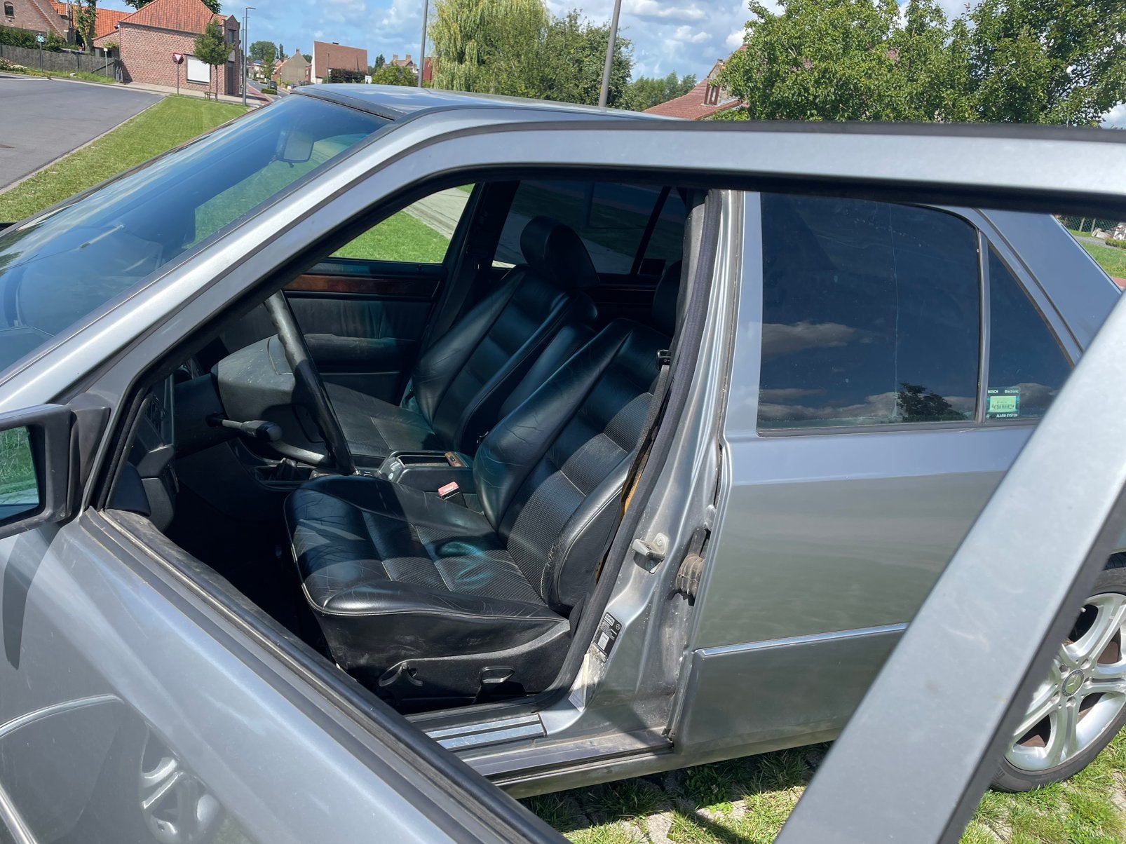 Oldtimer Mercedes 2.5 turbo diesel W124 in zeer goede staat, foto 8