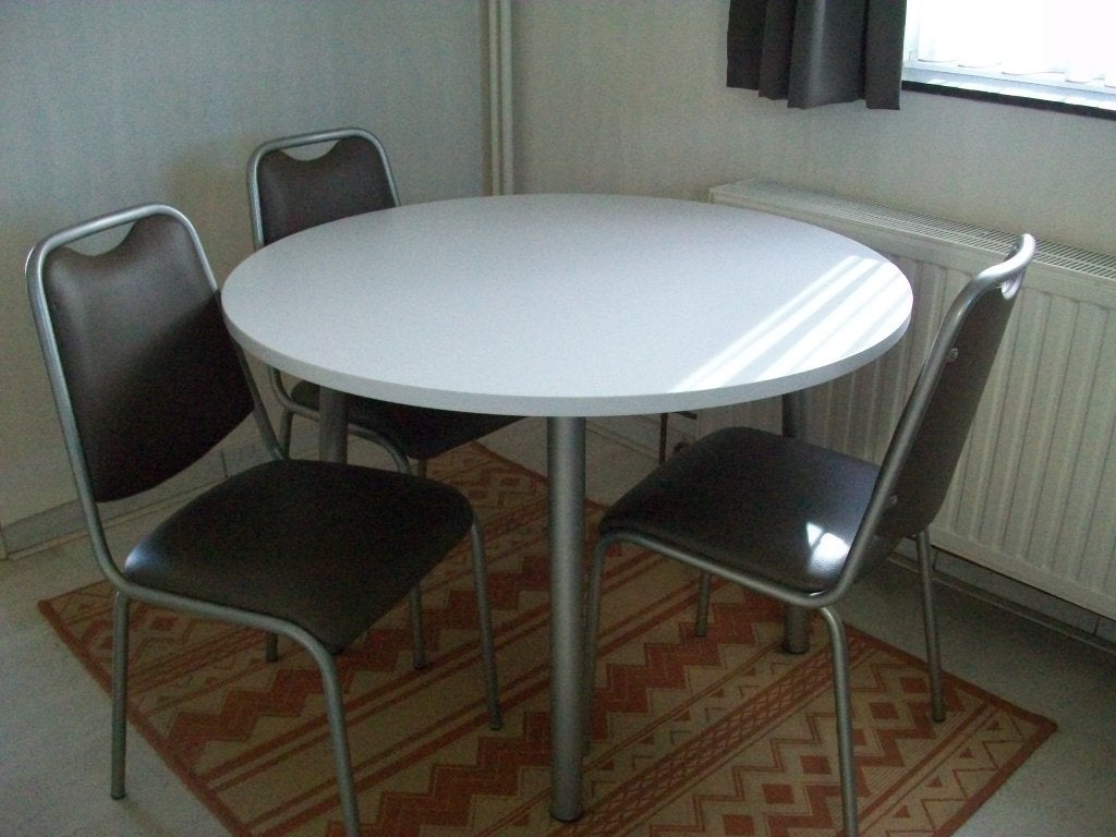 Tafel en 4 stoelen, Enlèvement, Comme neuf