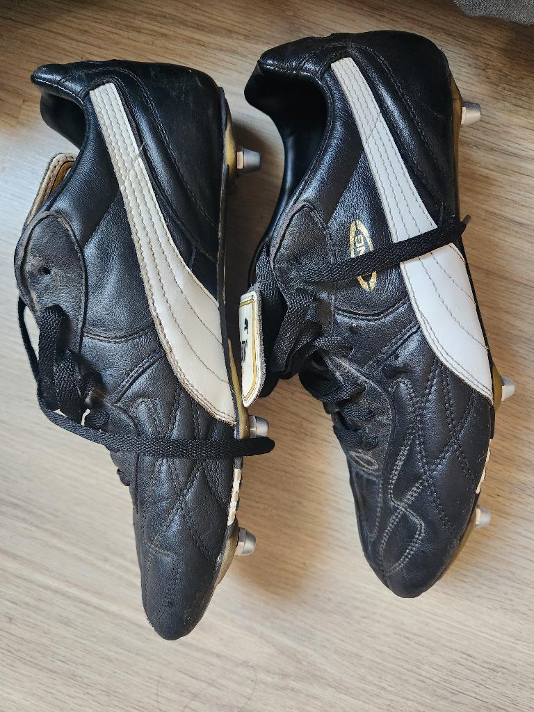 Chaussures de foot crampons métalliques, Enlèvement ou Envoi, Utilisé, Chaussures