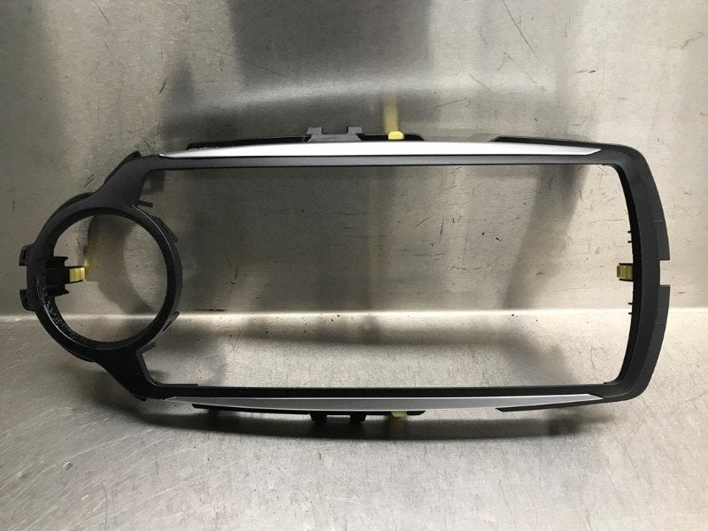 DIVERS Radio omlijsting Yaris III (P13) (|864510D030|), Utilisé, Toyota