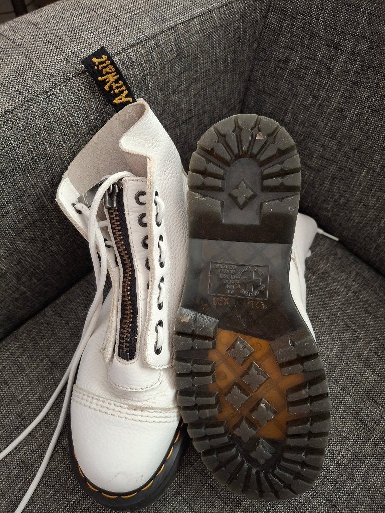 Dr martens maat 41, Ophalen