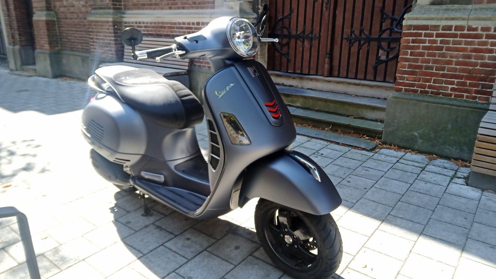 Vespa GTS 300 supersport, Entreprise