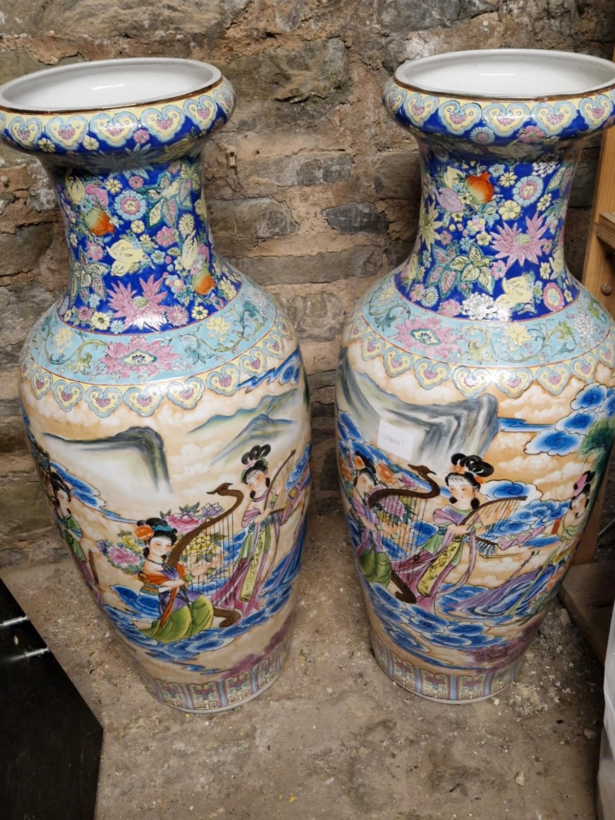 Vase chinois, Enlèvement