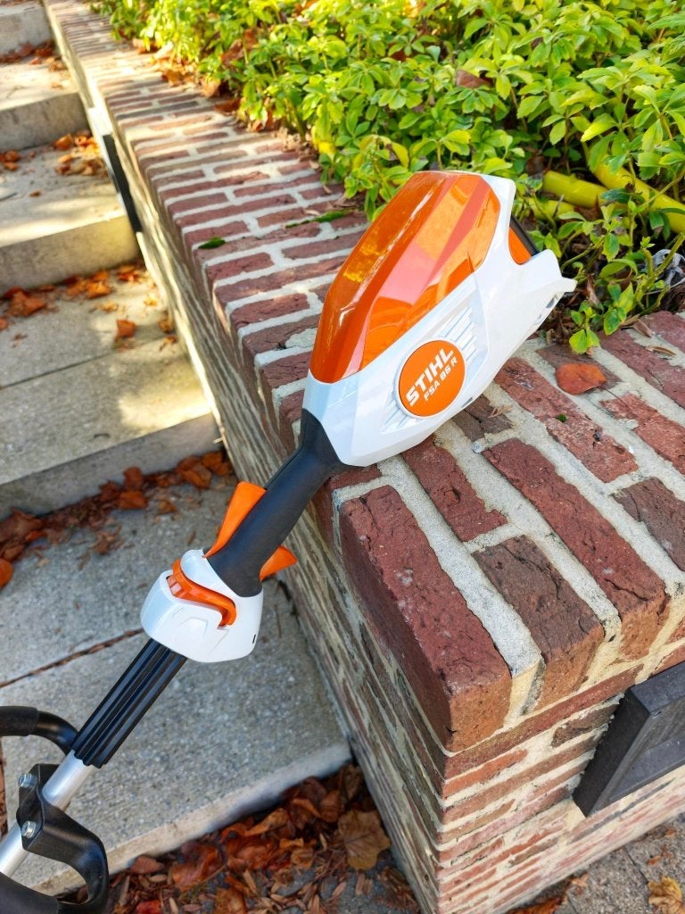 Coupe-herbe STIHL FSA 86 R avec batterie, Stihl, Comme neuf, Enlèvement, 10 à 30 cm
