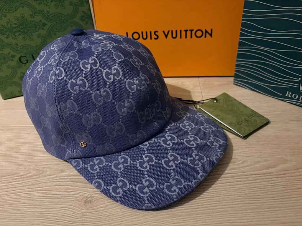 Gucci Dubai blauwe pet 2024 maat M, Ophalen of Verzenden, Zo goed als nieuw, Pet