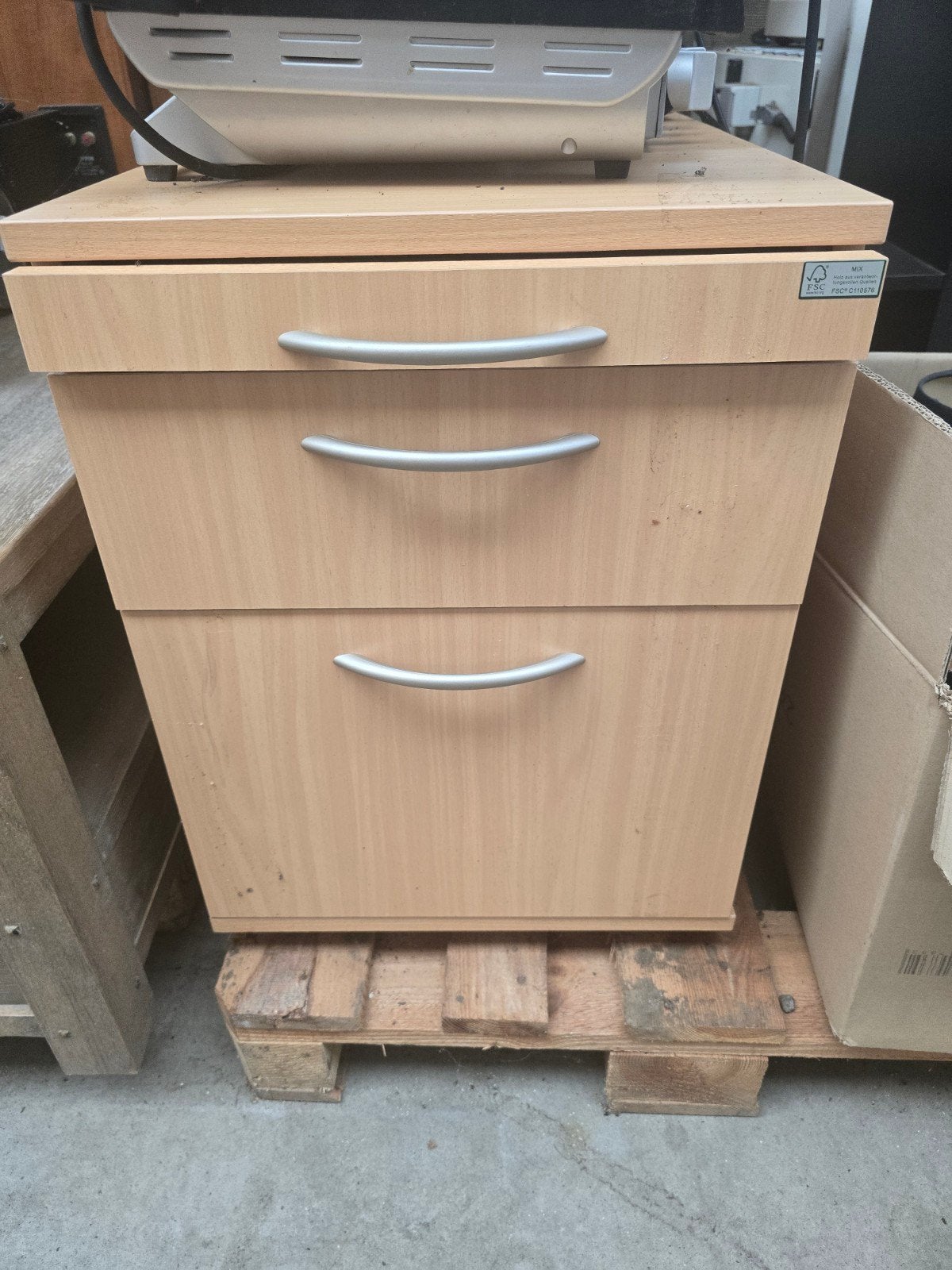 Klein kast, Ophalen