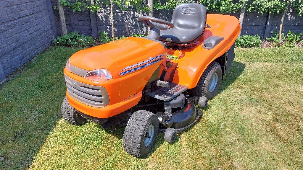 Zitmaaier Husqvarna met Kawasaki V-twin en mulch functie, Comme neuf, Enlèvement, 90 à 120 cm, Fonction de mulching