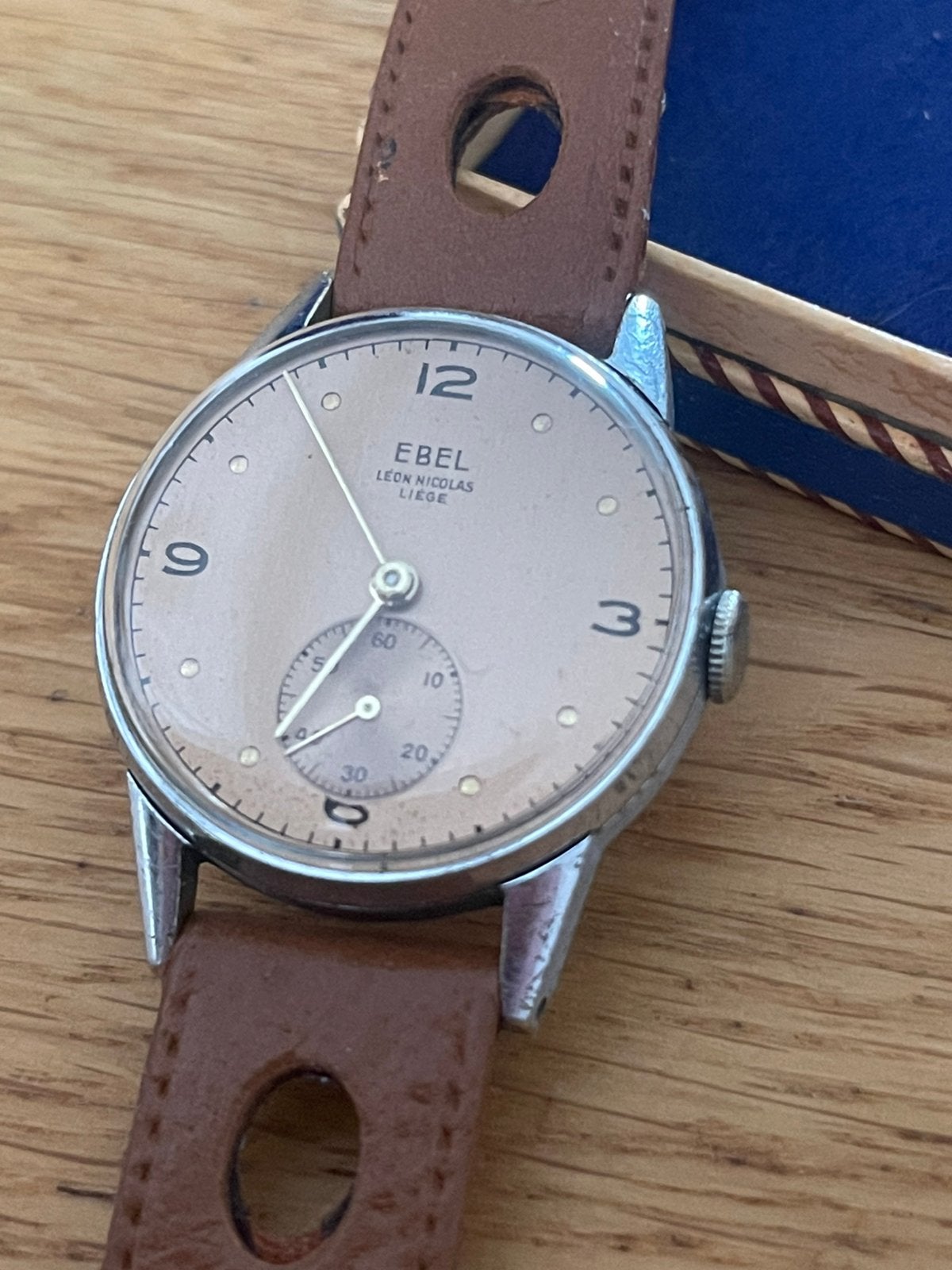 Ebel  date des années 40, Enlèvement ou Envoi
