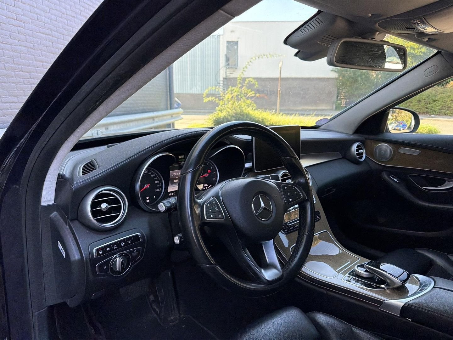 Mercedes-Benz C 350 e Lease Edition, Autos, Achat, Berline, Automatique, Sièges électriques